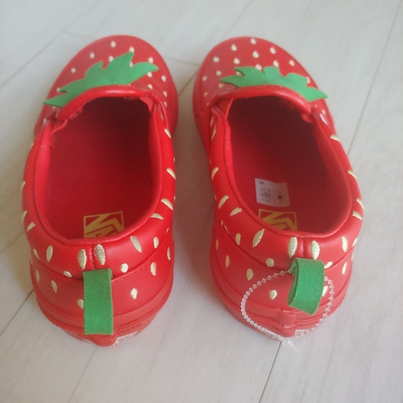 VANS NEW kids Classic Slip-on Berry Shoes - Picture 12 of 16